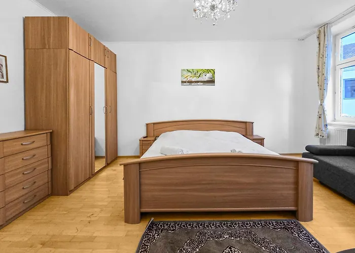 Spacious Three-bedroom, Three King-size Beds Apartmán *
