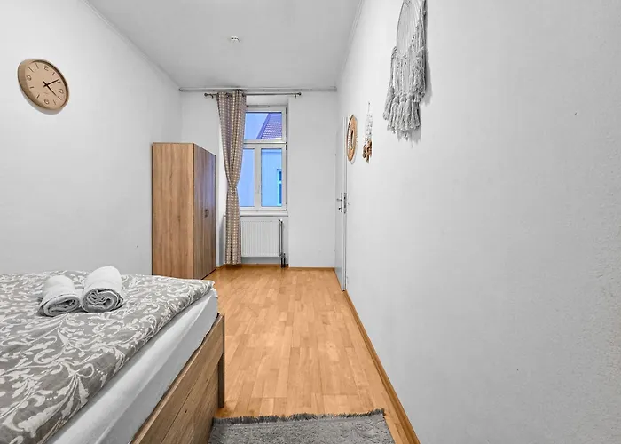 Spacious Three-bedroom, Three King-size Beds Vídeň